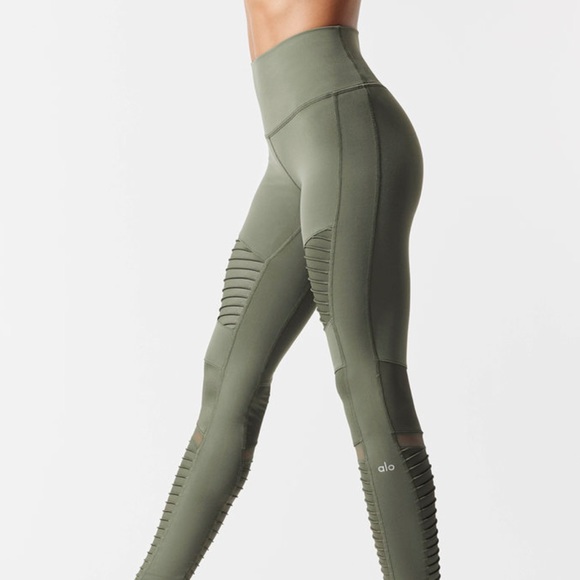 ALO Yoga High-Waist Moto Leggings (Jungle) - Picture 3 of 5